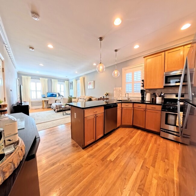 Photo - 142 Athens St Townhome