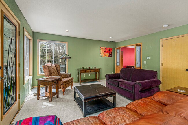 Building Photo - 1903 NW Lantana Dr