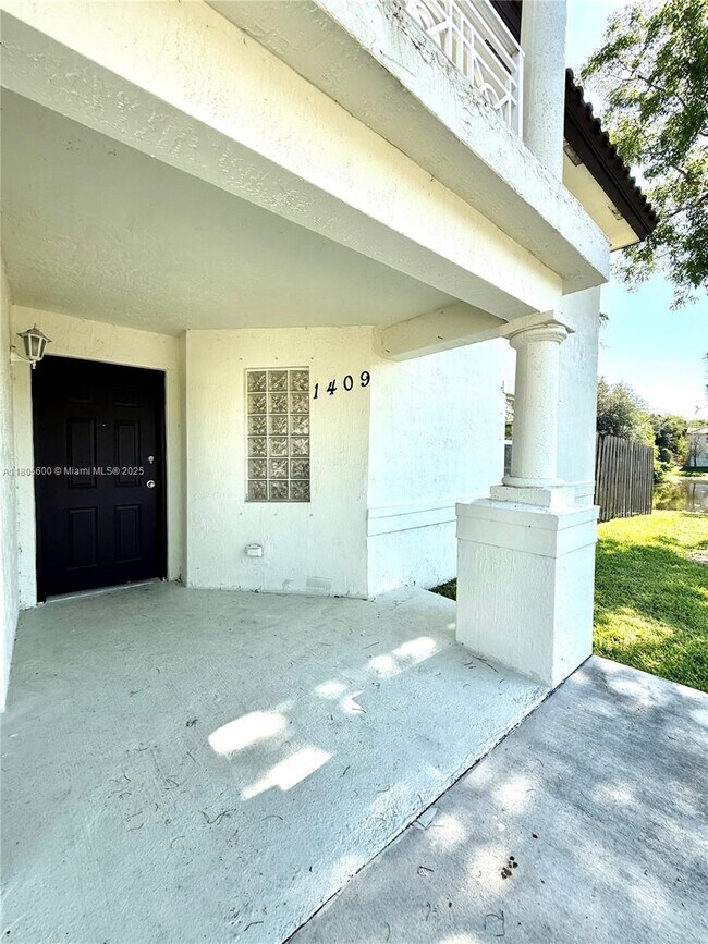 Foto del edificio - 8851 NW 110 Pl