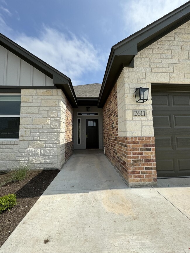 Building Photo - 2611 Wasilla Dr