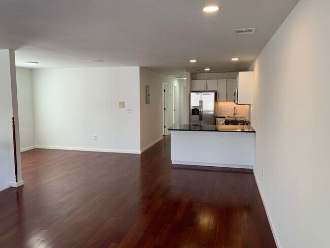 Foto del edificio - 49 Belmont Ave