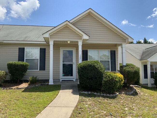 Foto del edificio - 127 Linville Ct