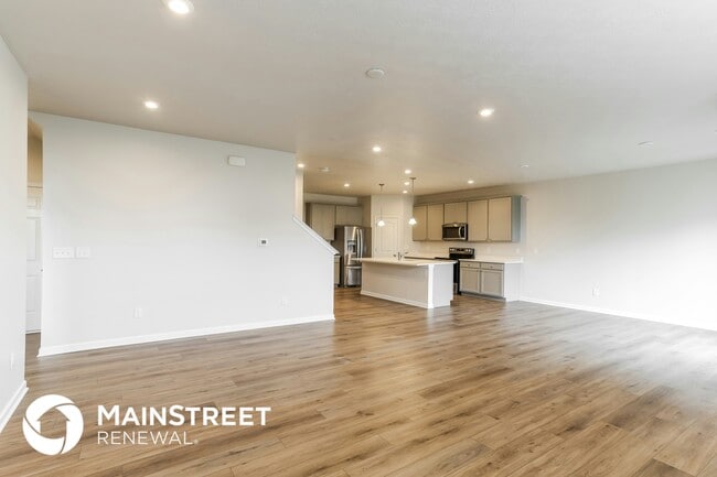 Building Photo - 5009 Roese Ave