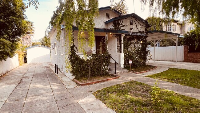 Building Photo - 4632 Lemona Ave