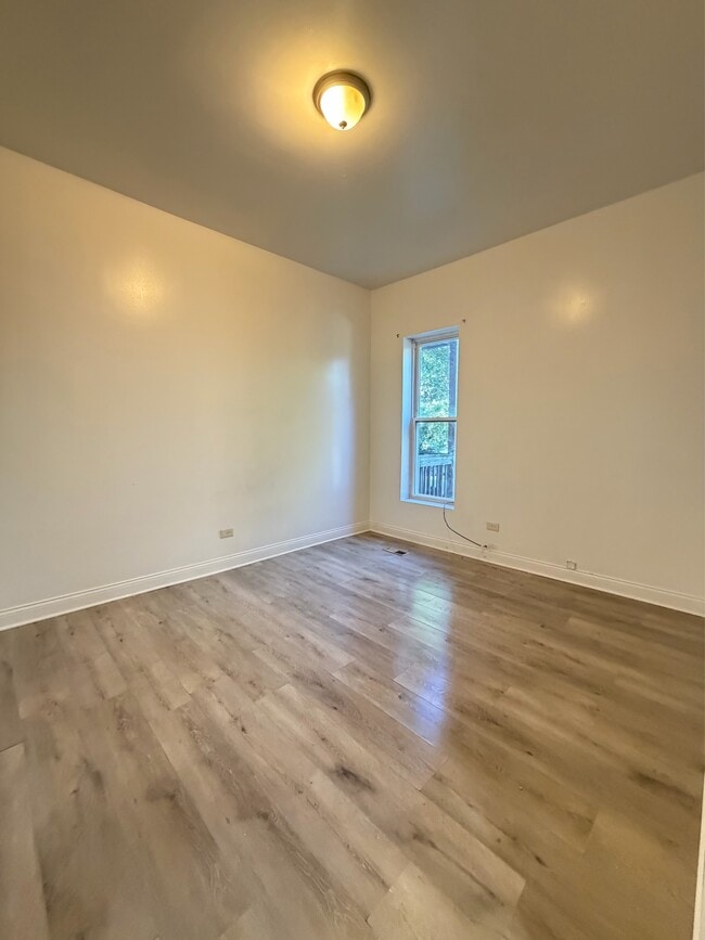 Building Photo - 7836 S Emerald Ave