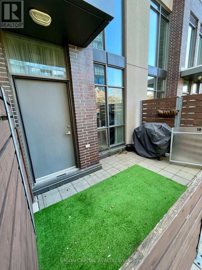 Building Photo - 15 Brunel Ct