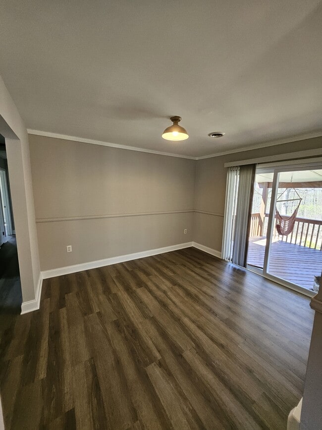 Foto del edificio - 4738 Grand Valley Rd