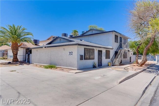 Building Photo - Cozy 2-Bedroom Home – Comfortable & Conven...