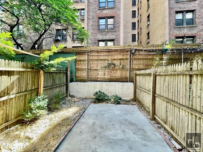 Building Photo - Avail 7/31: Video Incl! UES-E. 84, beautif...