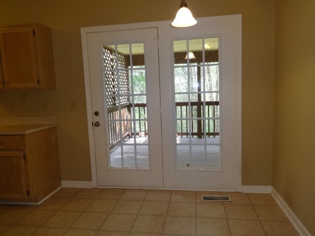 Building Photo - 2400 Brookstone Pl