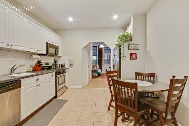 Foto del interior - 1725 Himrod St