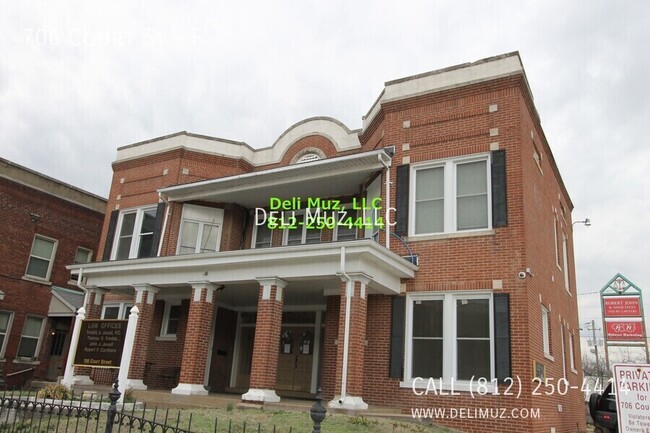 Building Photo - 706 Court St