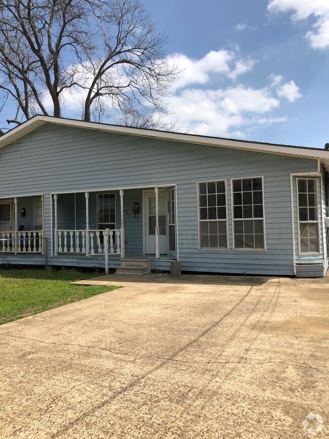 Building Photo - 1147 Cornwell Ave