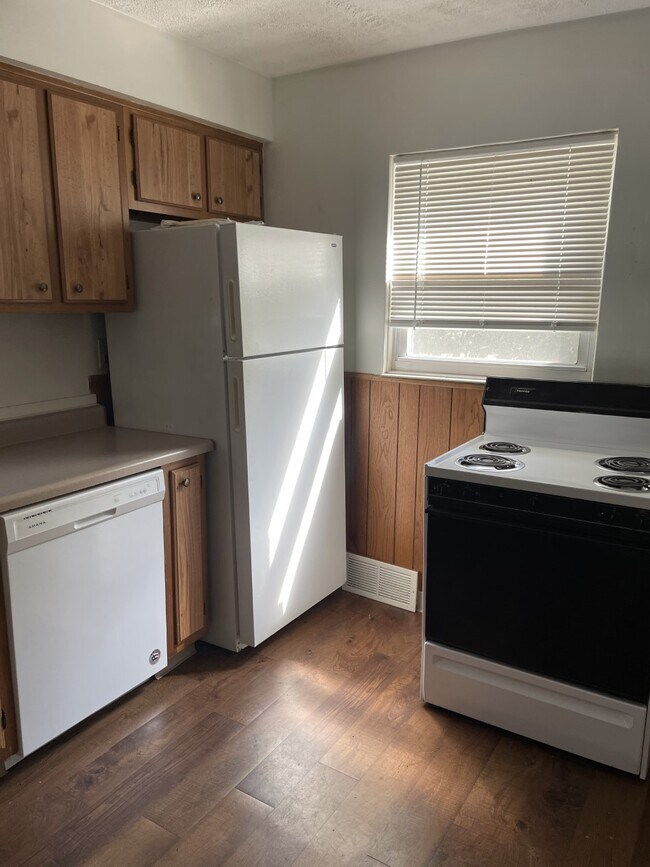 Dishwasher - 1502 May St