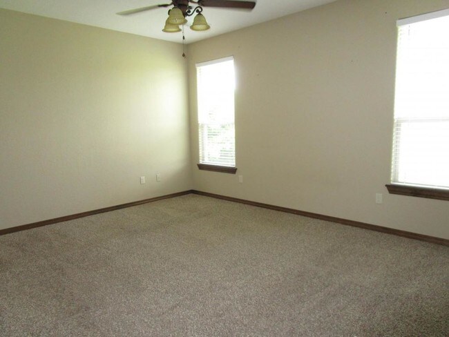 Building Photo - 506 Lantana