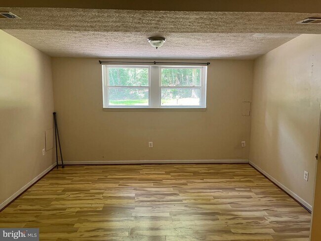 Building Photo - 2202 Cherry Hill Rd