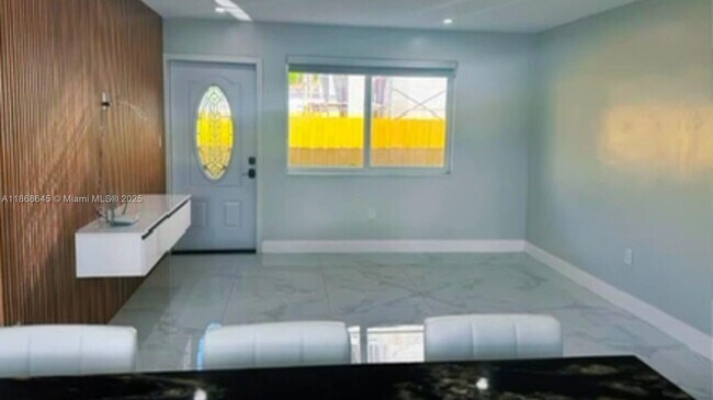 Foto del edificio - 7047 SW 22nd St
