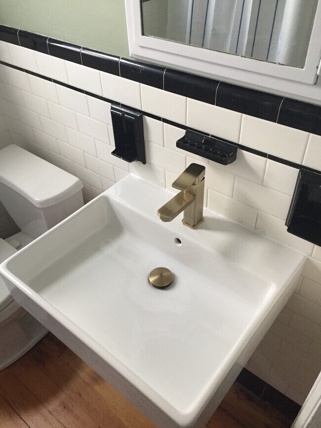 new bath sink with pop-up drain - 117 Shaw Ave