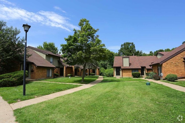 Building Photo - Paddock Village Apartments