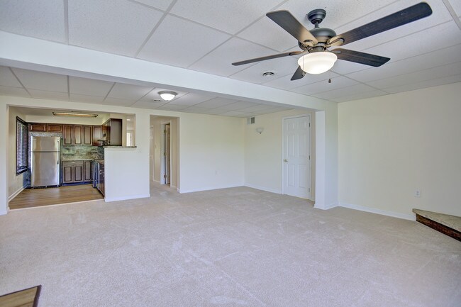Foto del edificio - 2 Stone Spring Ln
