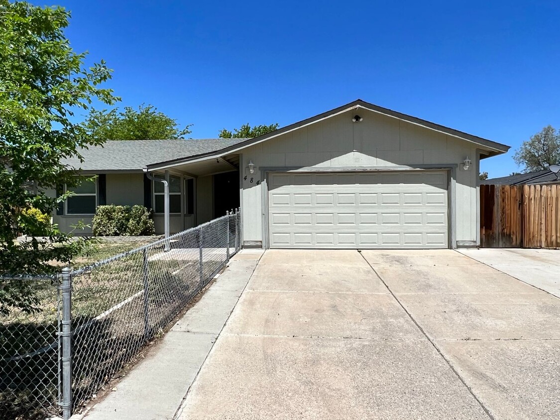 Primary Photo - 3 bedroom/ 2 bath home, centrally located ...