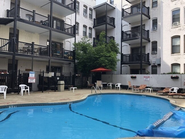 Building Photo - 4 Commonwealth Ct