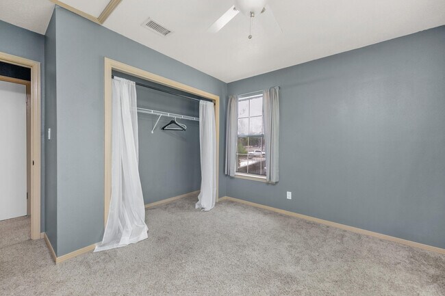 Building Photo - 493 Marker Cove