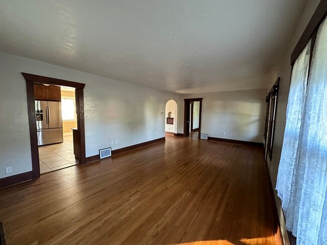 Building Photo - 1034 E Whitman St