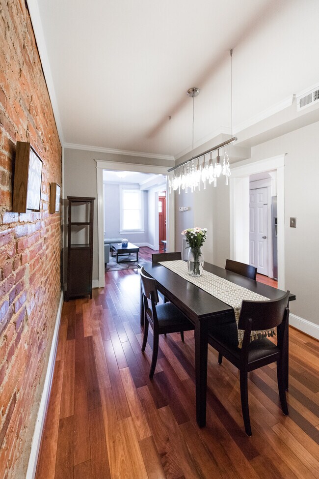 Foto del edificio - 540 Irving St., NW
