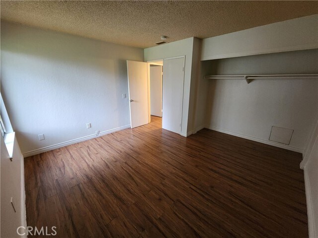Building Photo - 1355 N San Diego Ave
