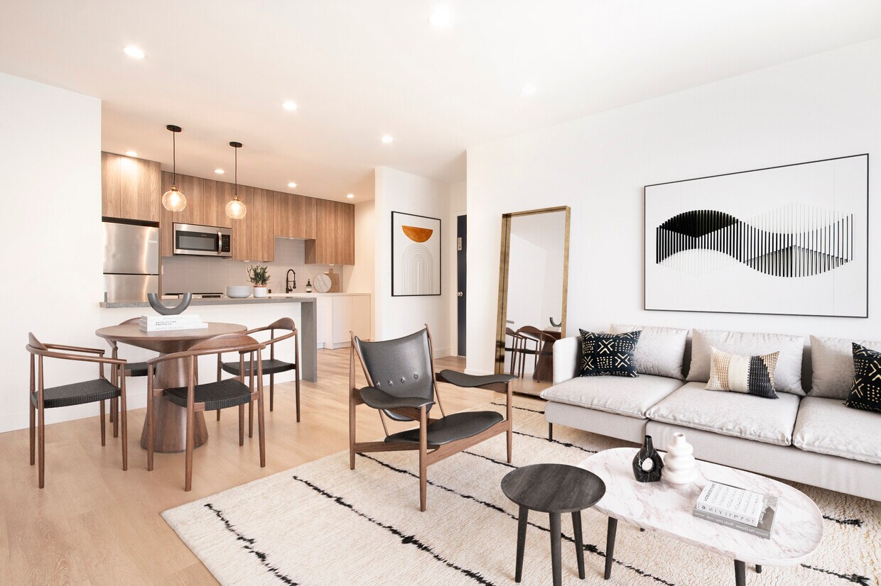 Foto principal - 6350 Willoughby Ave