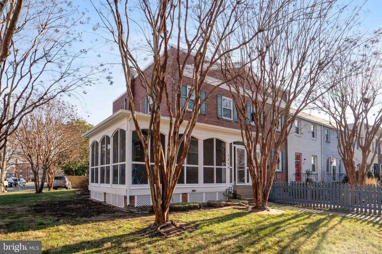 Foto principal - Gorgeous, Sun-lit,Townhouse in Alexandria