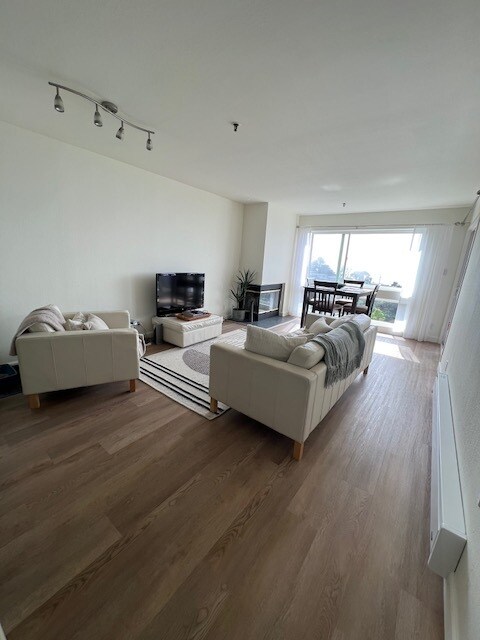 Foto del edificio - 524 Monterey Rd