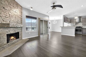 Building Photo - 12565 Melville Dr