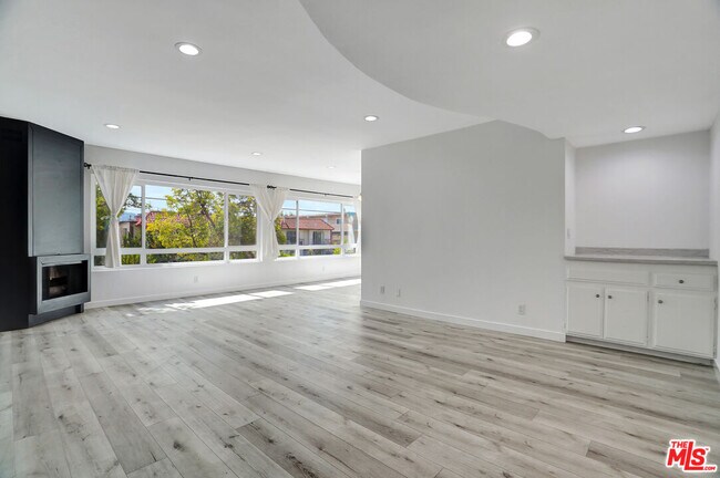 Foto del edificio - 10823 Camarillo St