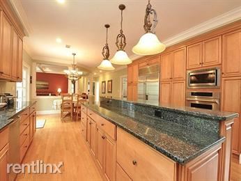 Building Photo - 81 Montvale Rd