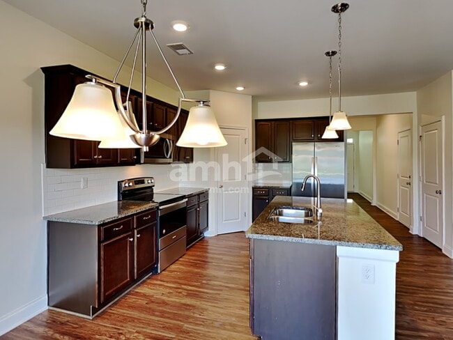 Building Photo - 5150 Smithbriar Dr