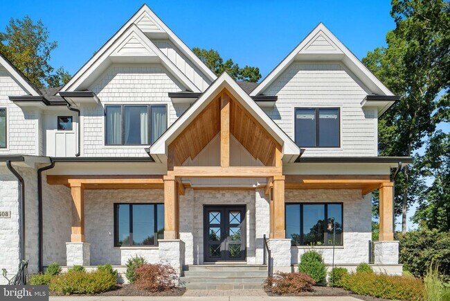 Building Photo - 608 Walker Rd