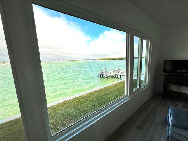 Foto del edificio - 250 126th Ave