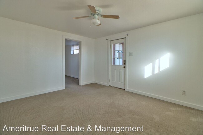 Building Photo - 980 S 400 E