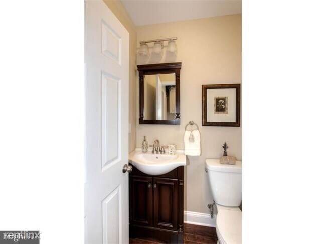 Foto del edificio - 3 br, 1.5 bath House - 1017 Euclid Avenue