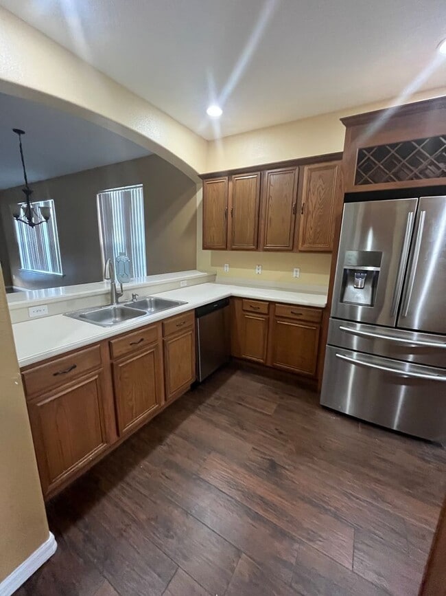 Building Photo - 5 bedroom now available in Wyndham Lakes