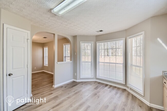 Foto del edificio - 400 Squire Drive, Ellenwood, GA, 30294