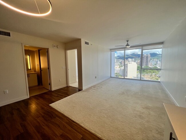 Building Photo - Symphony Honolulu 1 bedroom 1 bath with 1 parking