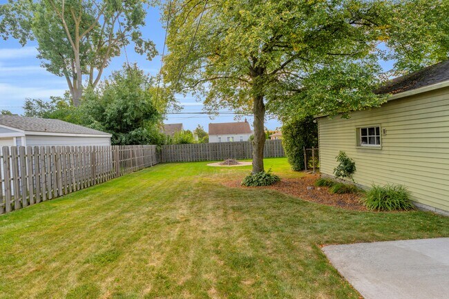 Foto del edificio - 3711 Normandy Rd