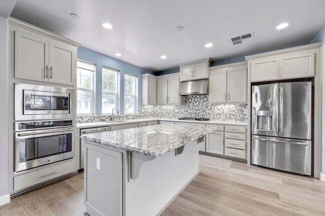 Foto del edificio - Stunning 4 Bedroom in the Dunes - Available for showings March 2nd