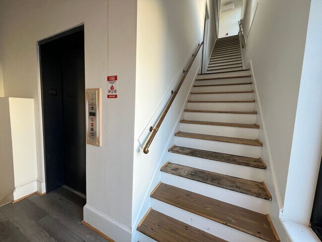 Foto del edificio - 301 Campbell Ave SW