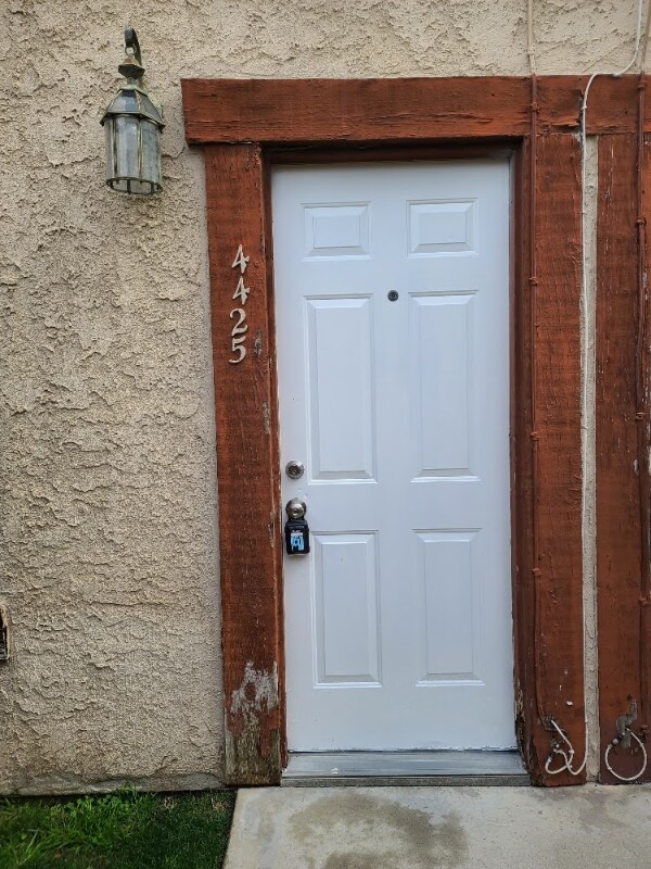 Building Photo - 4425 Farquhar Ave
