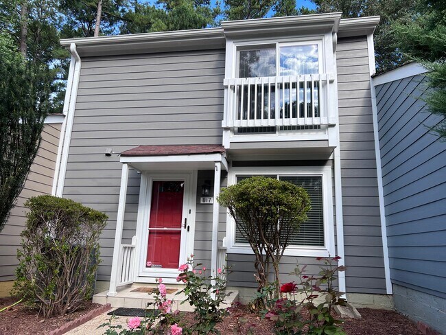 Foto del edificio - Renovated 3 Bed | 2.5 Bath Townhouse in No...