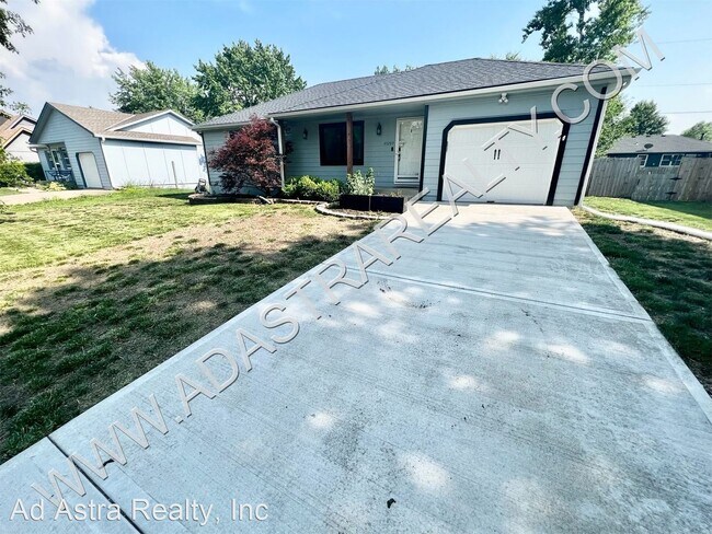 Foto del edificio - 4 br, 3 bath House - 33285 W 87th Ter.,
